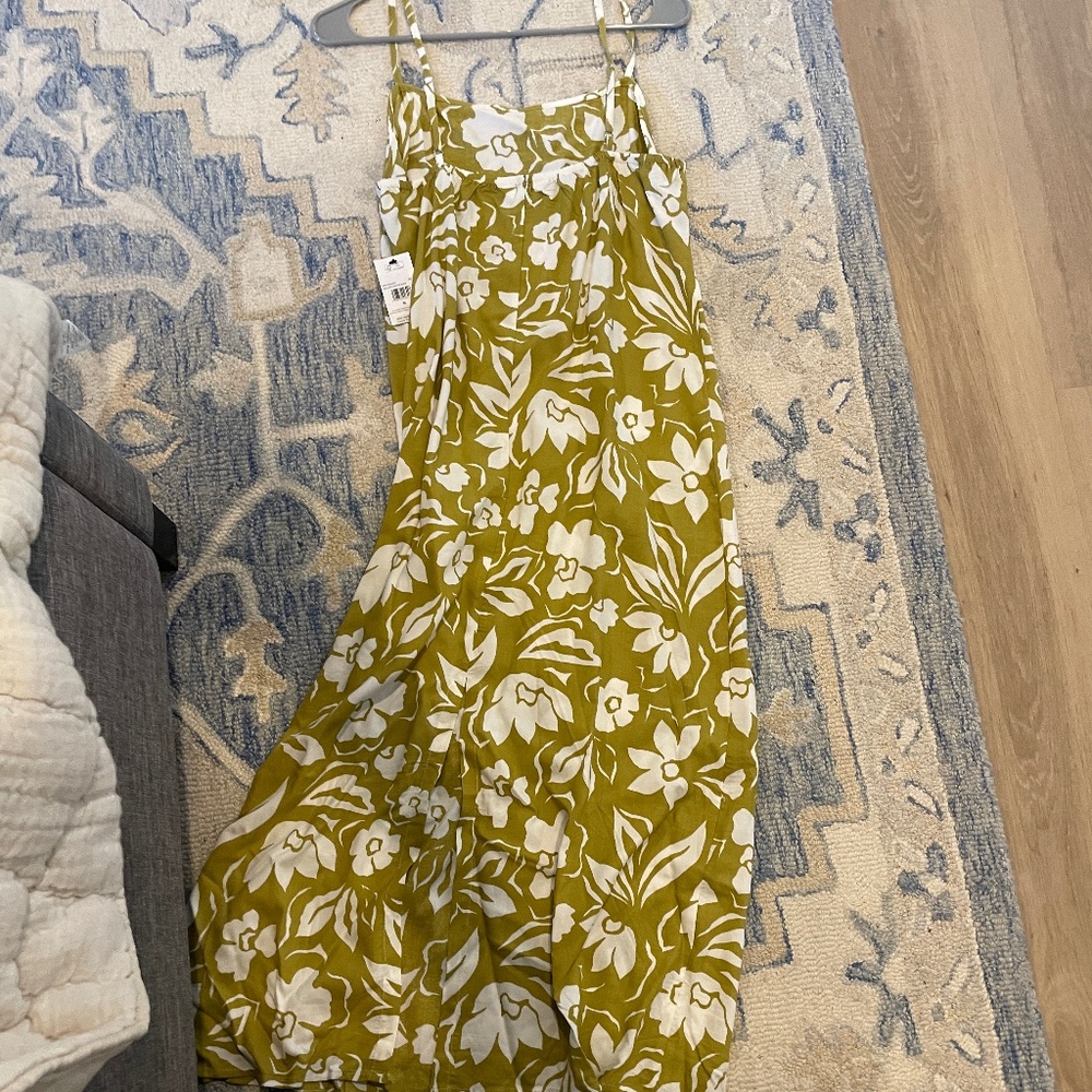 Women’s Billabong dress medium